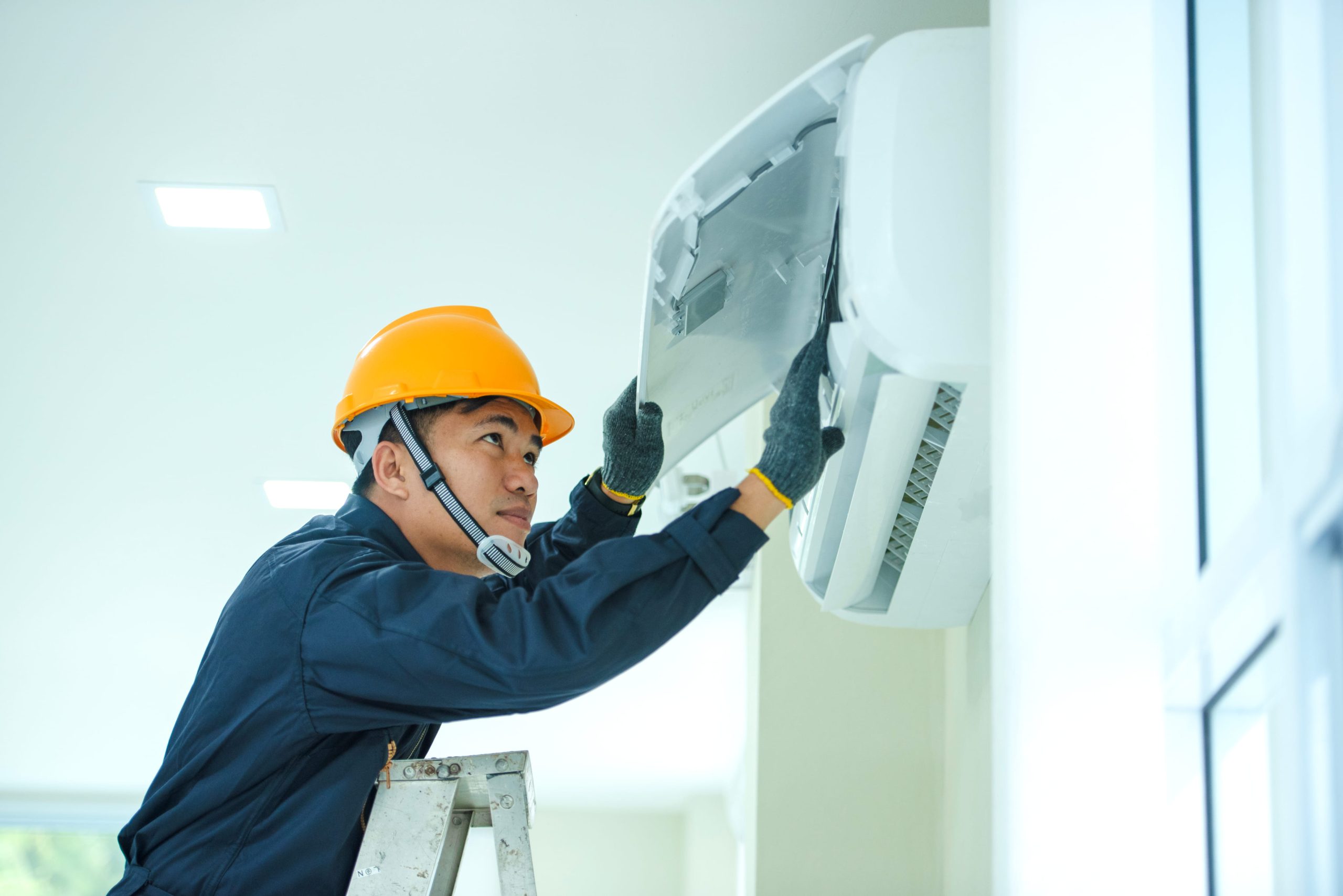 aircon technician